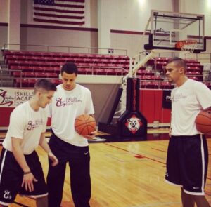 Read more about the article Το 2nd Basketball Camp A.E. Kanalakiou υποδέχεται τον Coach JOHN LATIMORE